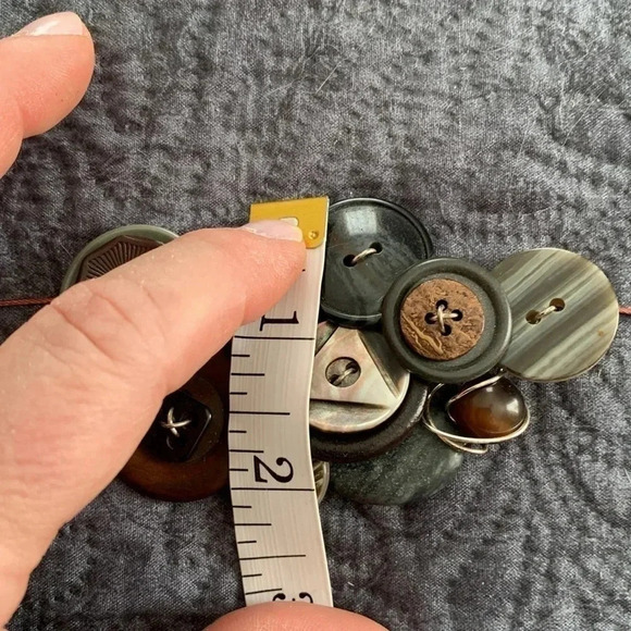 Buttons - necklace - Picture 6 of 8